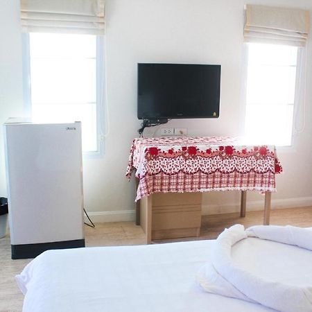 Plus Hotel Loei Esterno foto