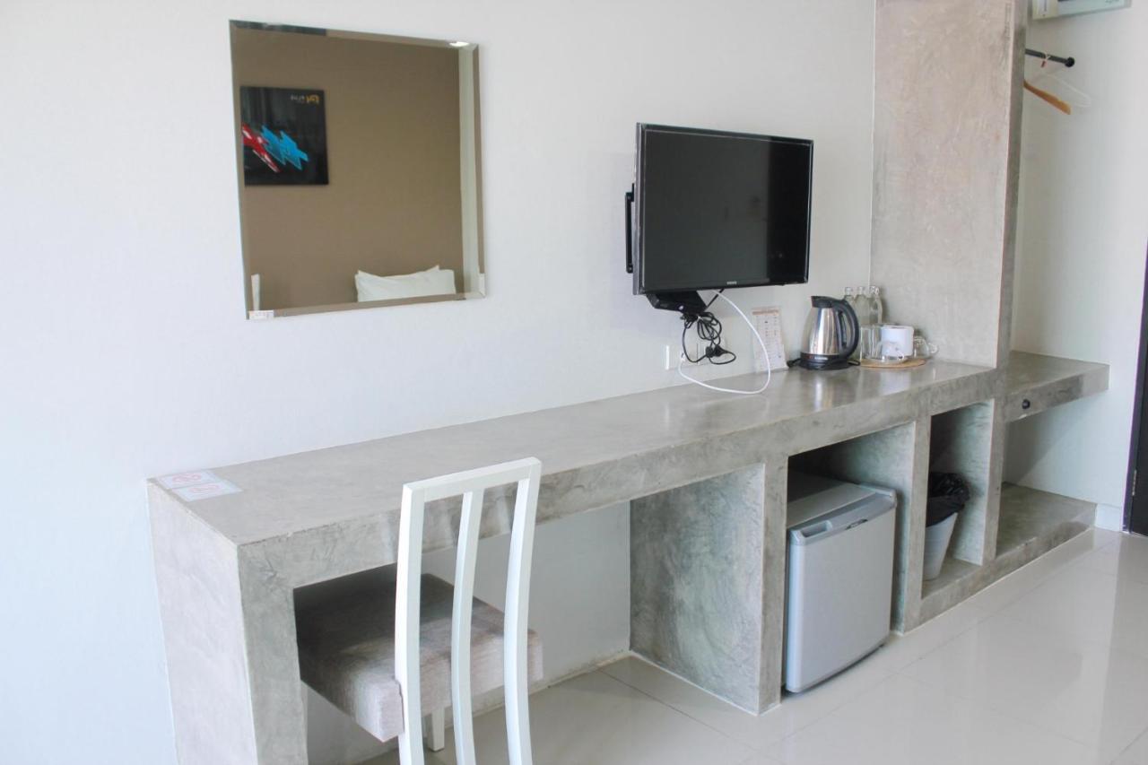 Plus Hotel Loei Esterno foto