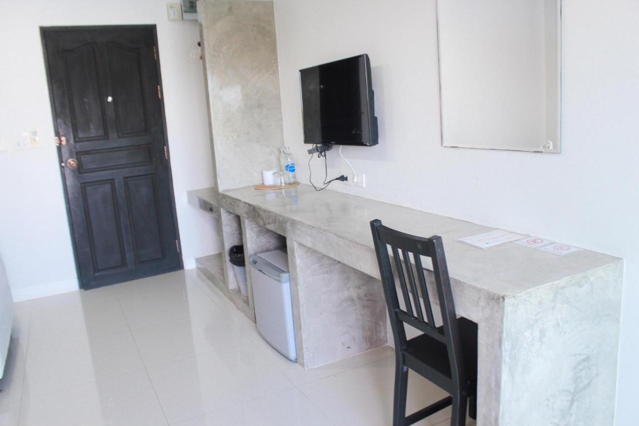 Plus Hotel Loei Esterno foto