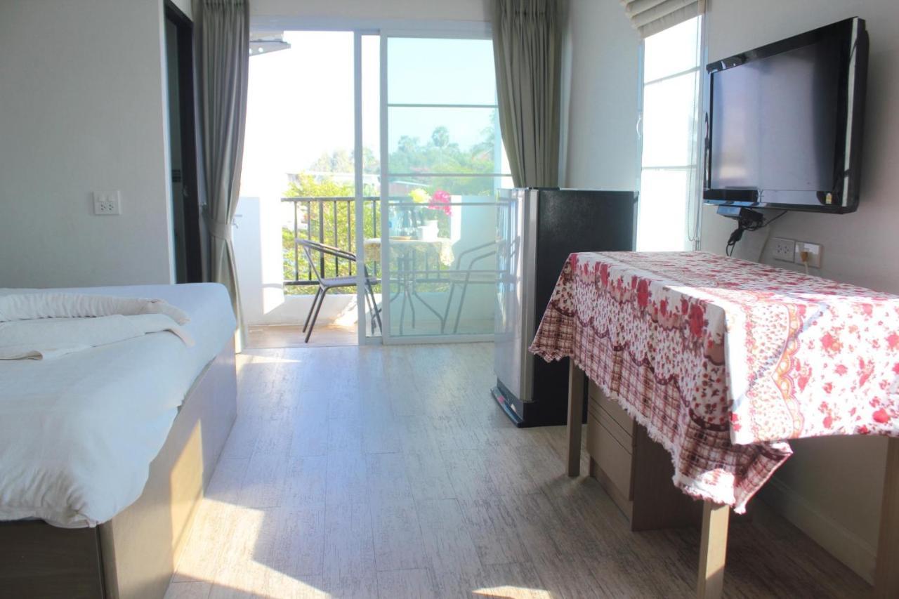 Plus Hotel Loei Esterno foto