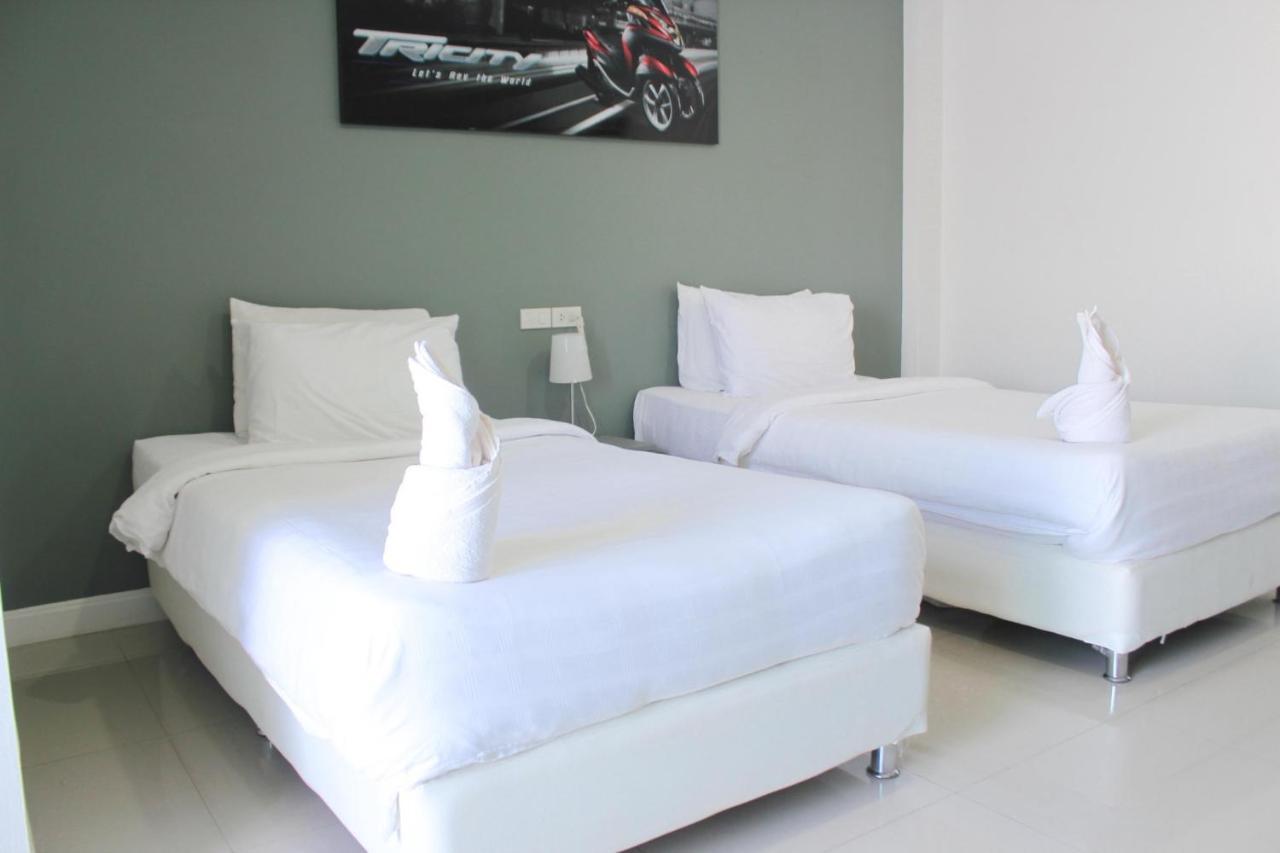 Plus Hotel Loei Esterno foto
