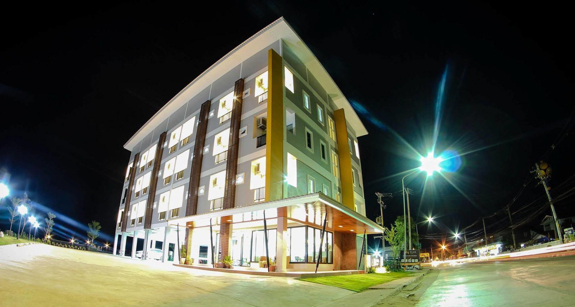 Plus Hotel Loei Esterno foto