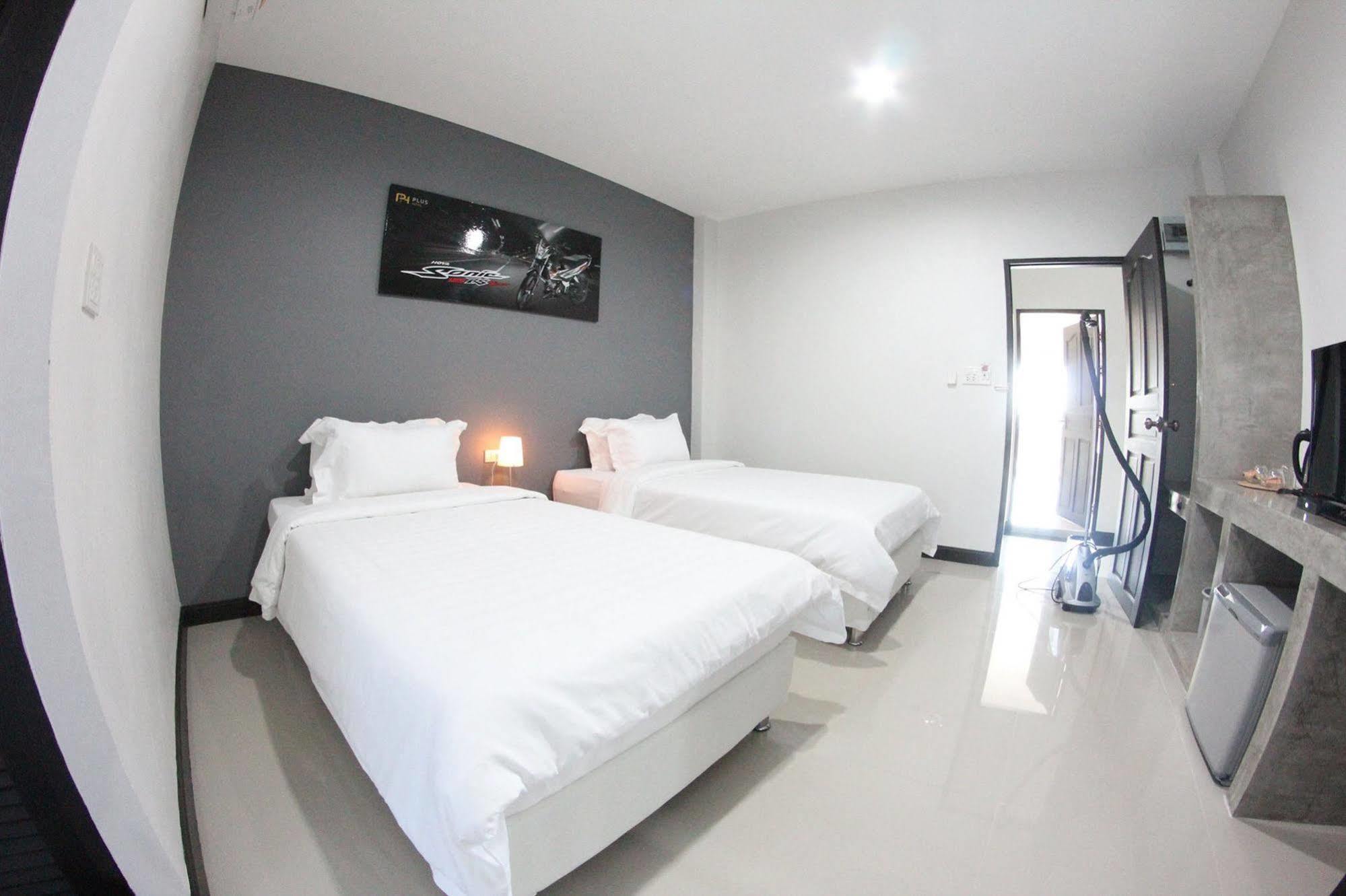 Plus Hotel Loei Esterno foto
